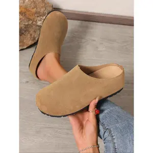 Women’s fashionable casual slippers, complete set design, suitable for all seasons, comfortable walking shoes, stylish everyday footwear, cushioned slippers