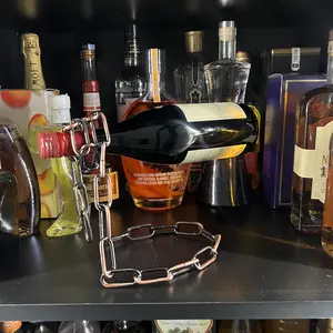 Iron Chain Sturdy Wine Bottle Holder Storage, Decorative Hanging Display Rack, Modern Home Decoration Accessory, Elegant Living Room Centerpiece