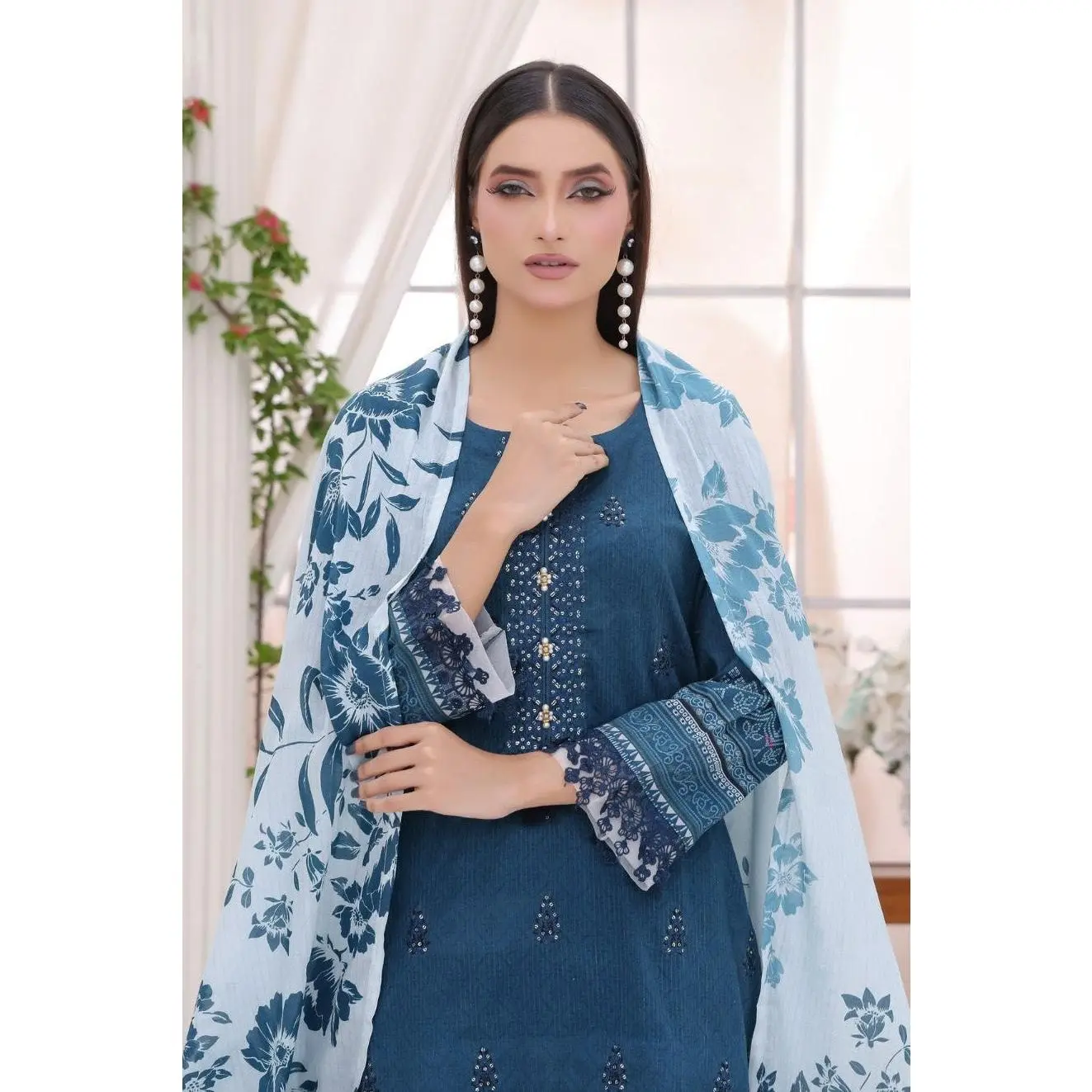 Oceanic Blue 3-Piece Embroidered Lawn Set (Bana Dora)