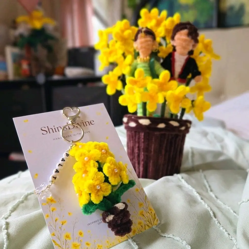 Handmade Palat Mustard Flower Keychain, Bollywood-Inspired Bag Charm, Floral Keepsake