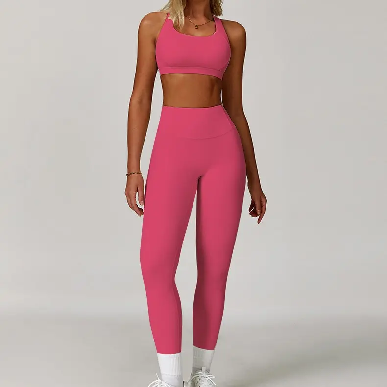 Pants and bra in magenta color