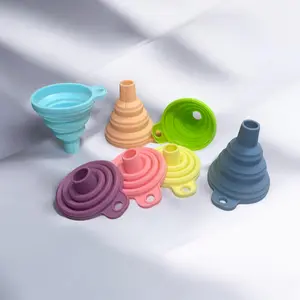 Dry Shampoo Funnel - Collapsible Reusable Silicone Funnel - Food-Grade Long-Term Use - Random Color Available - Fits 3 Bottle Sizes