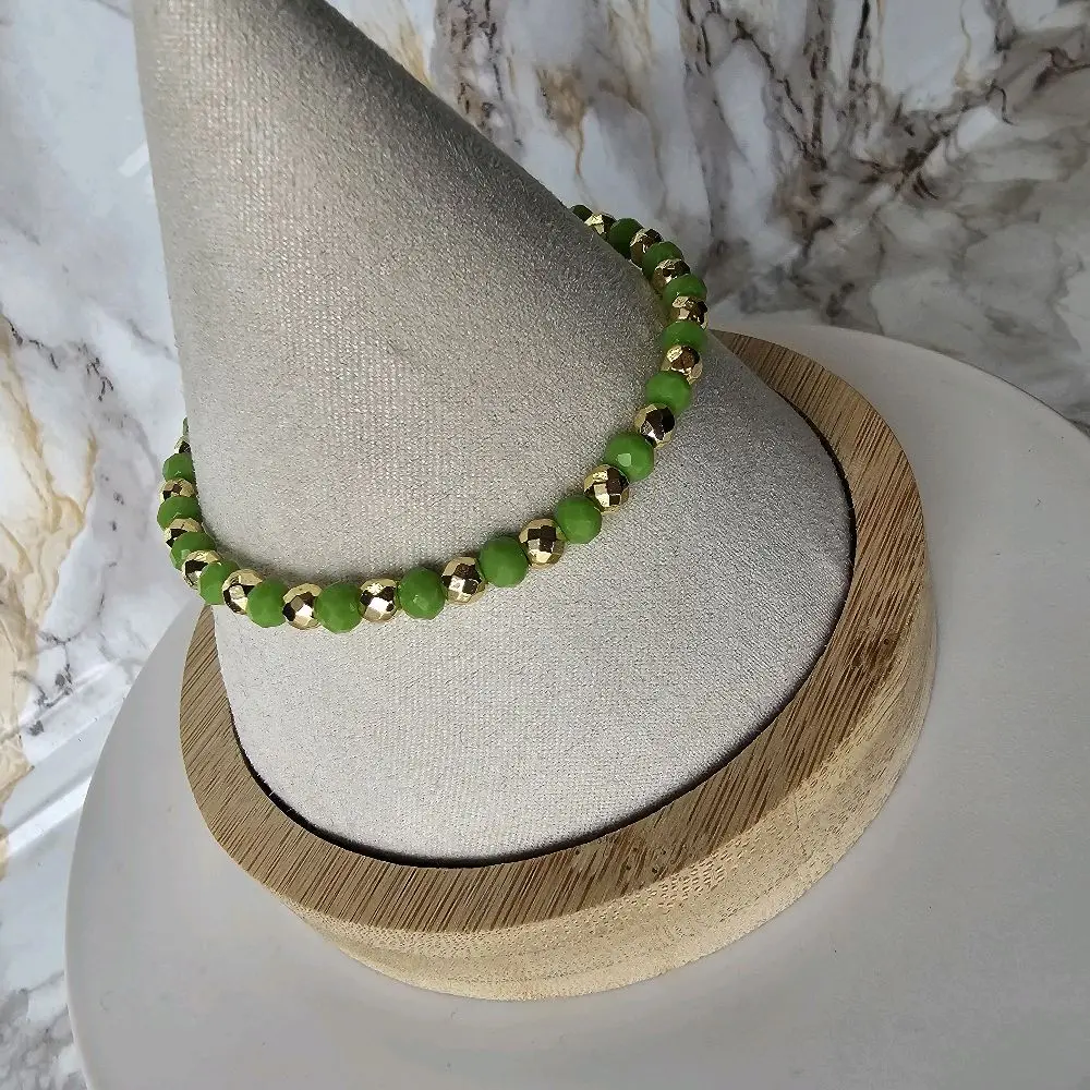 Bello pulso verde y dorado ajustable laminado en oro-Beautiful green and goldplated adjustable bracelet