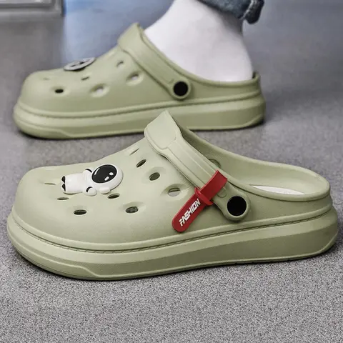 Men's Cartoon Astronaut Design Clogs, Casual Comfortable Hollow Out Design Clogs for Outdoor Beach, Non-slip Clogs for Daily Wear Slipper Footwear, Fashion Slippers, Casual Shoes Clogs