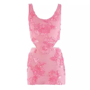 European and American niche design with three-dimensional embroidered flowers, sexy pink camisole and bodycon mini skirt set