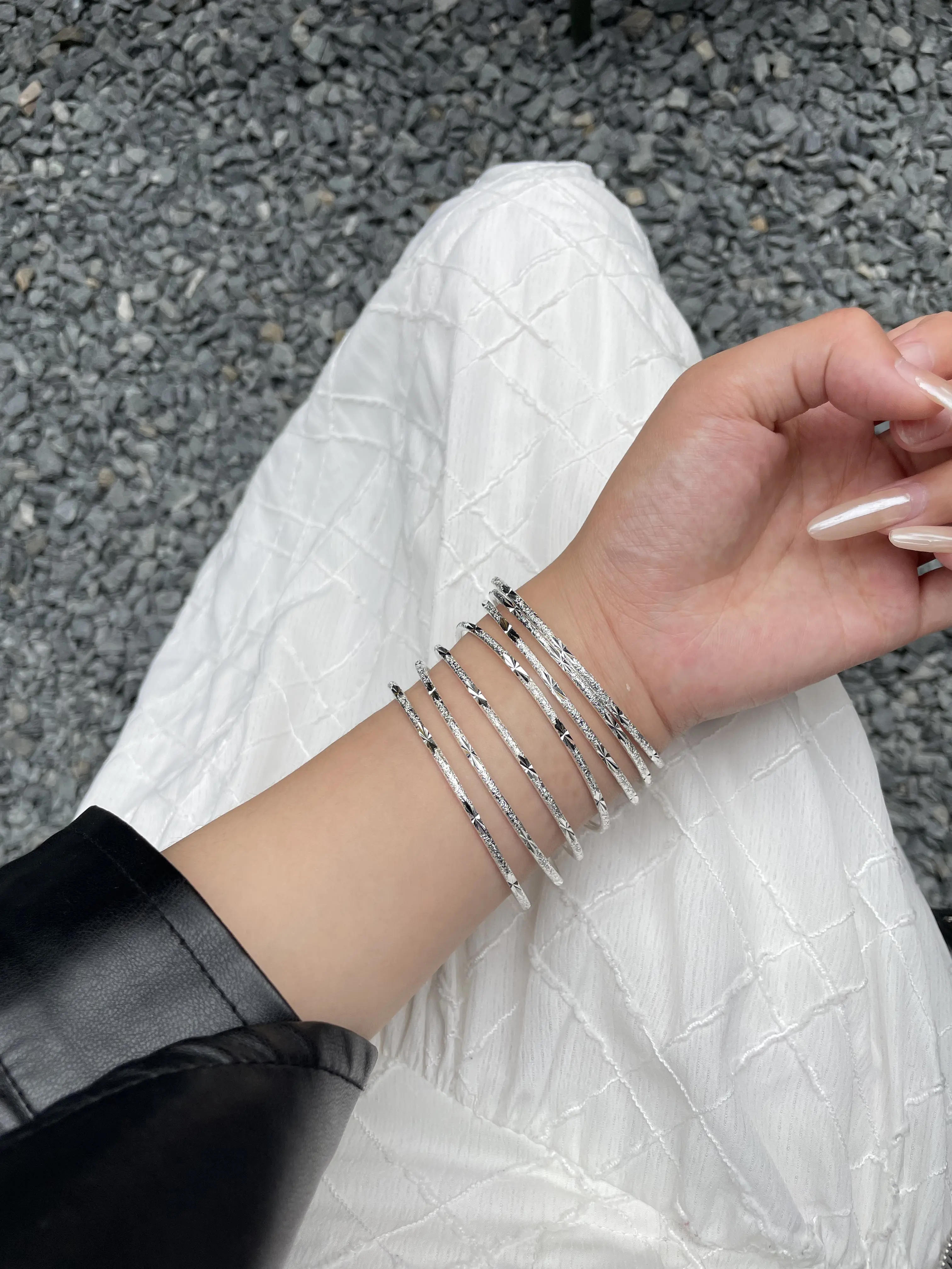 Women's 925 Sterling Silver Stackable Bangle Bracelets Set - Thin, Diamond-Cut Star Pattern, Minimalist Round, Lightweight Everyday Costume Jewelry Gift for Mom Valentines Day Birthday Anniversary