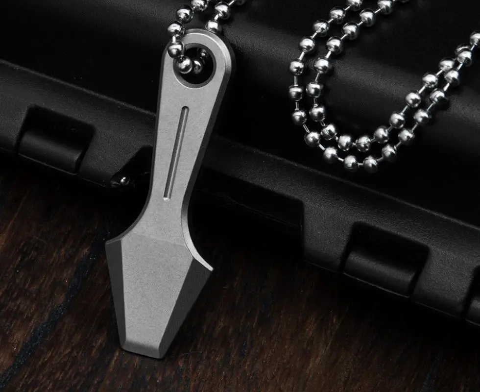 Mini Titanium Alloy Crowbar Keychain Pendant EDC Gadget