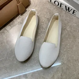 Slip Sonder Trendy Women's Solid Color Flats: Comfortable Soft-Sole Pointed Toe Slip-Ons, Perfect for Commuting & Daily Wear