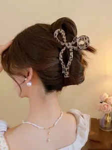 1pc Leopard Print Bow Hairpin, A Fashionable Accessory for Women, Perfect for All Seasons, A Stylish Headwear, Hair Clips, Leopard Pattern, and For Daily Wear