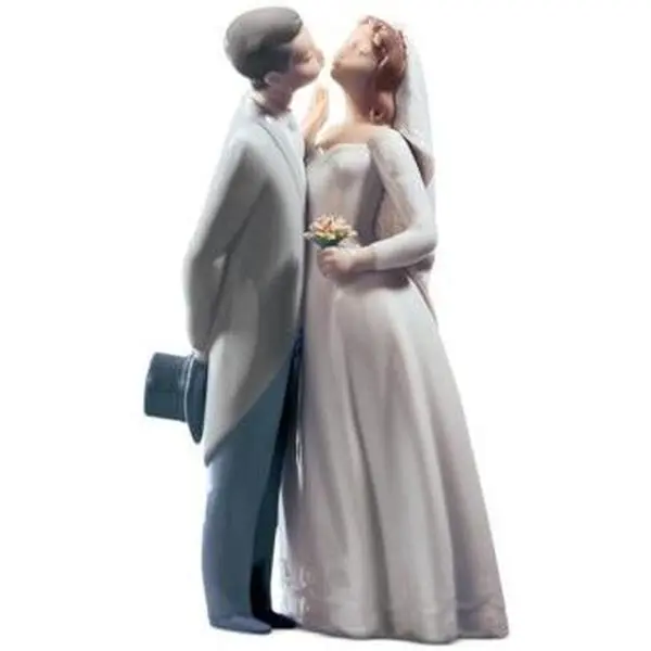 Lladro Collectible Figurine, a Kiss to Remember