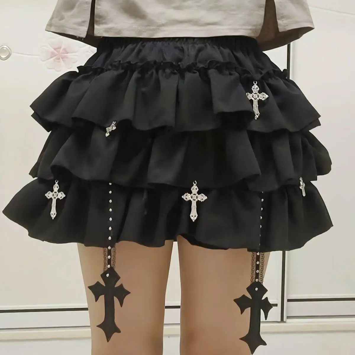 [23] Black on the 10th