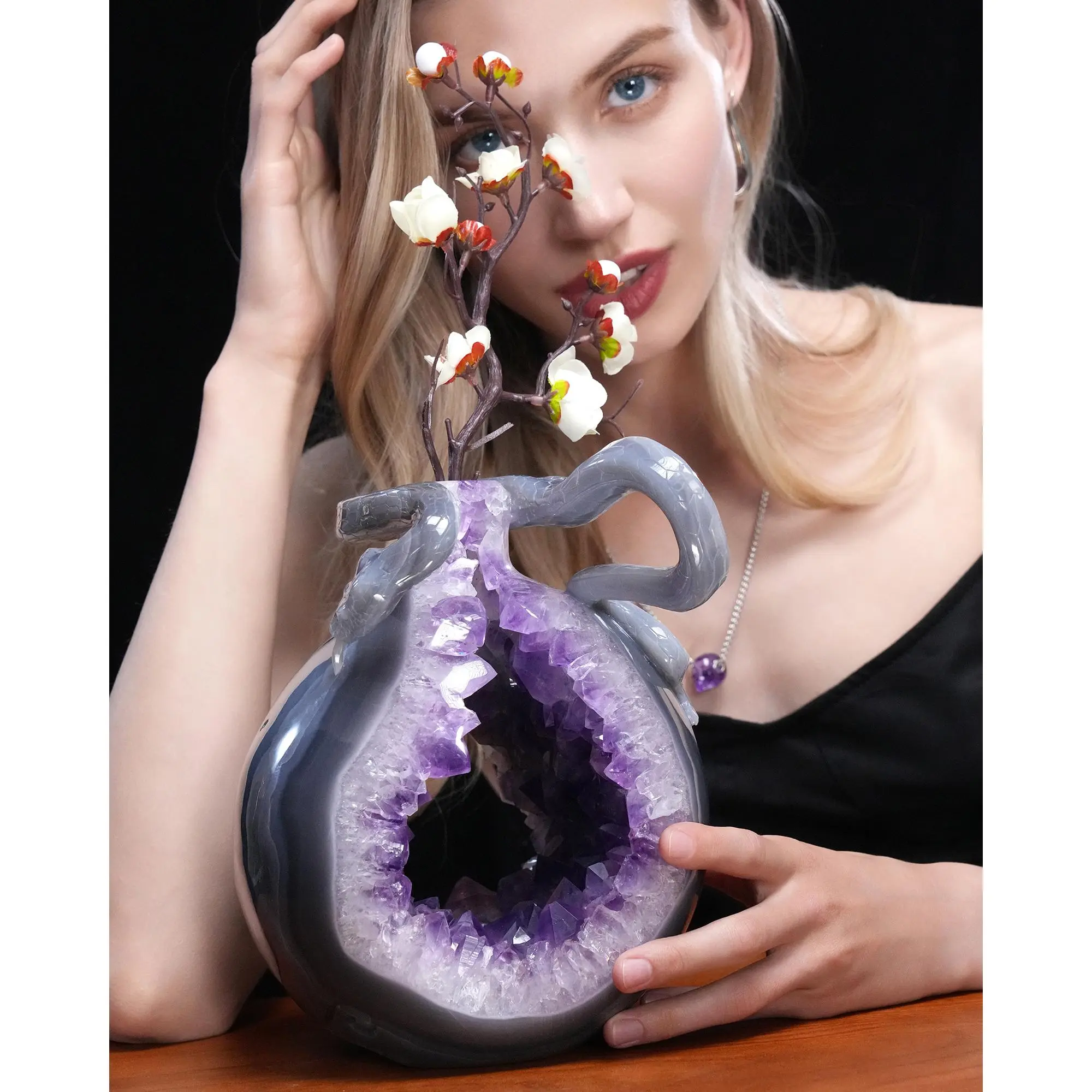 8.1 in Geode Shape Agate Amethyst Handcarved Vase with Snake Sculpture, Rustic Natural Crystal Decorations for Energy Alignment#W4000691