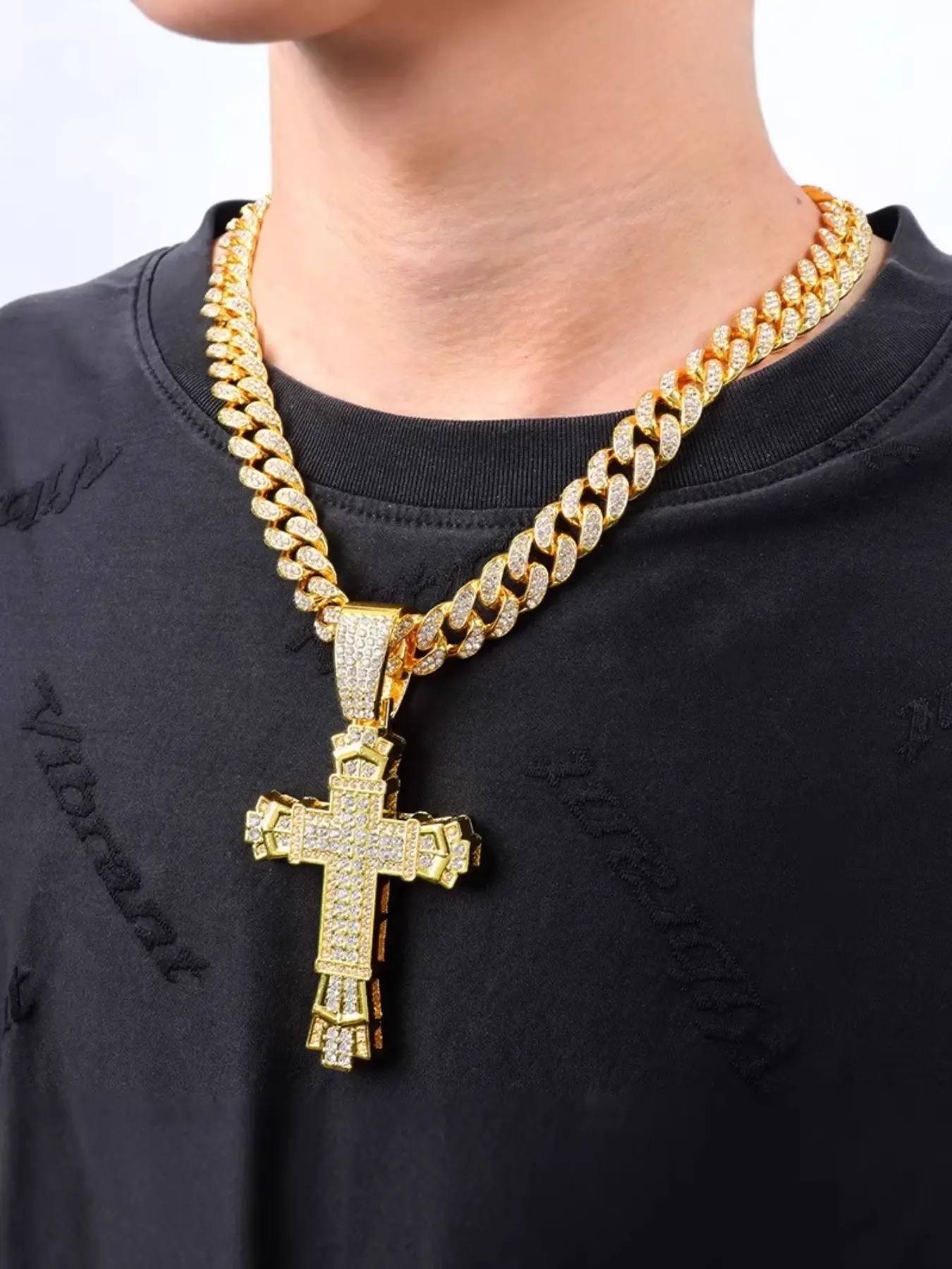 Hiphop Full Diamond Cross Pendant Necklace, Alloy Chain, Street Style Artisan Jewelry, Casual Party Accessory, Holiday Gift Choice, Sparkling Zircon, Cross Charm Necklace, Statement Religious Necklace, Cross Necklaces