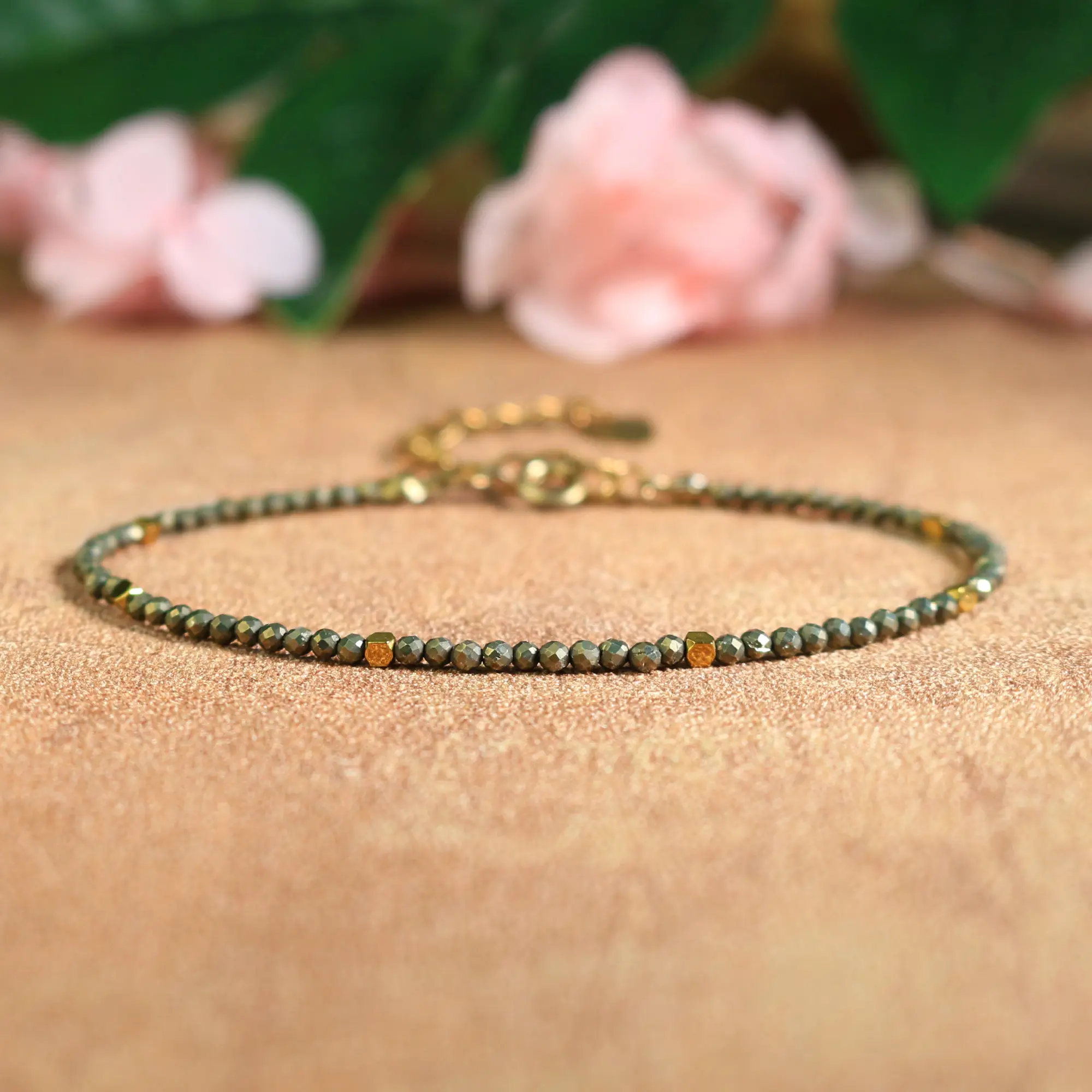 Natural Dainty Faceted Gold Pyrite Tiny Beads Crystal Healing Positive Energy Charka Crystal Gold-Plated Chain Minimalist Bracelet Gift for Women