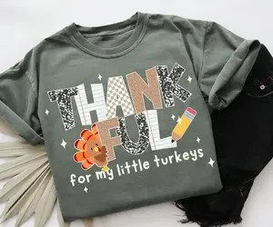 Vintage Washed Oversized Graphic Tee, Thankful For My Little Turkeys Teacher T-Shirt, Retro Thanksgiving School Short Sleeve Top for Women, Trendy Educator Statement Shirt, Comfort Colors Style Apparel, Perfect Gift for Teacher Appreciation, Daily Outfit