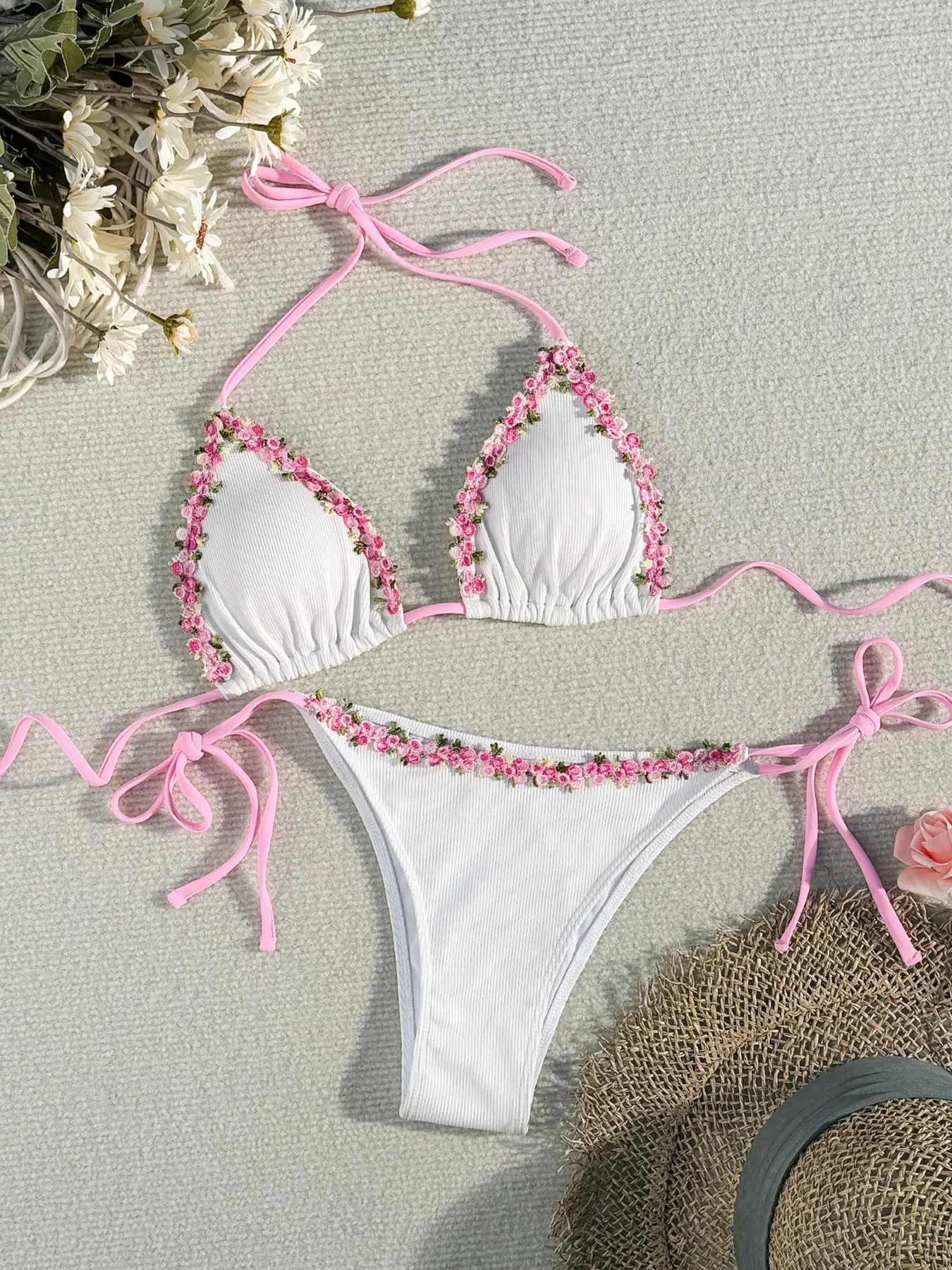 Women's Floral Embroidery Bikini Set, Boho Fashion Tie Back Halter Triangle Swim Bra & Tie Side Swim Bottom, Ladies Summer Swimwear for Beach Holiday Vacation, Floral Bikini Top