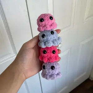 Crochet octopus plushie keychain