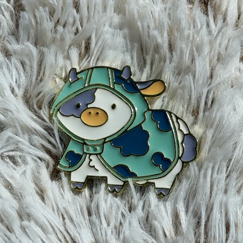 Cute Cow Enamel Pin Kawaii Animal Badge Brooch for Jewelry Accessory
