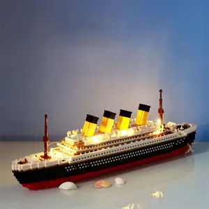 Titanic Giant Ship Building Blocks Luxury Iceberg Cruise Sink Model Kit, Mini City DIY Brick Toy, Construction Blocks, Unassembled, Kids Adult Gift Collection