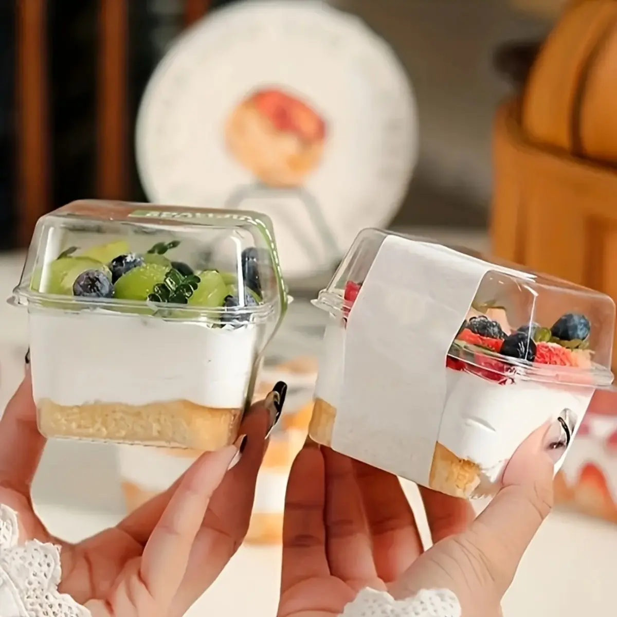 50 Sets Clear Transparent PET Dessert Packaging Boxes, Square Pastry Containers with Flip Lids, Sealed Freezer Storage Boxes for Mousse Cake, Pudding, Cupcakes, Sweet Pie and Baked Desserts, Bulk Food Packaging and Display Containers for Home and Business