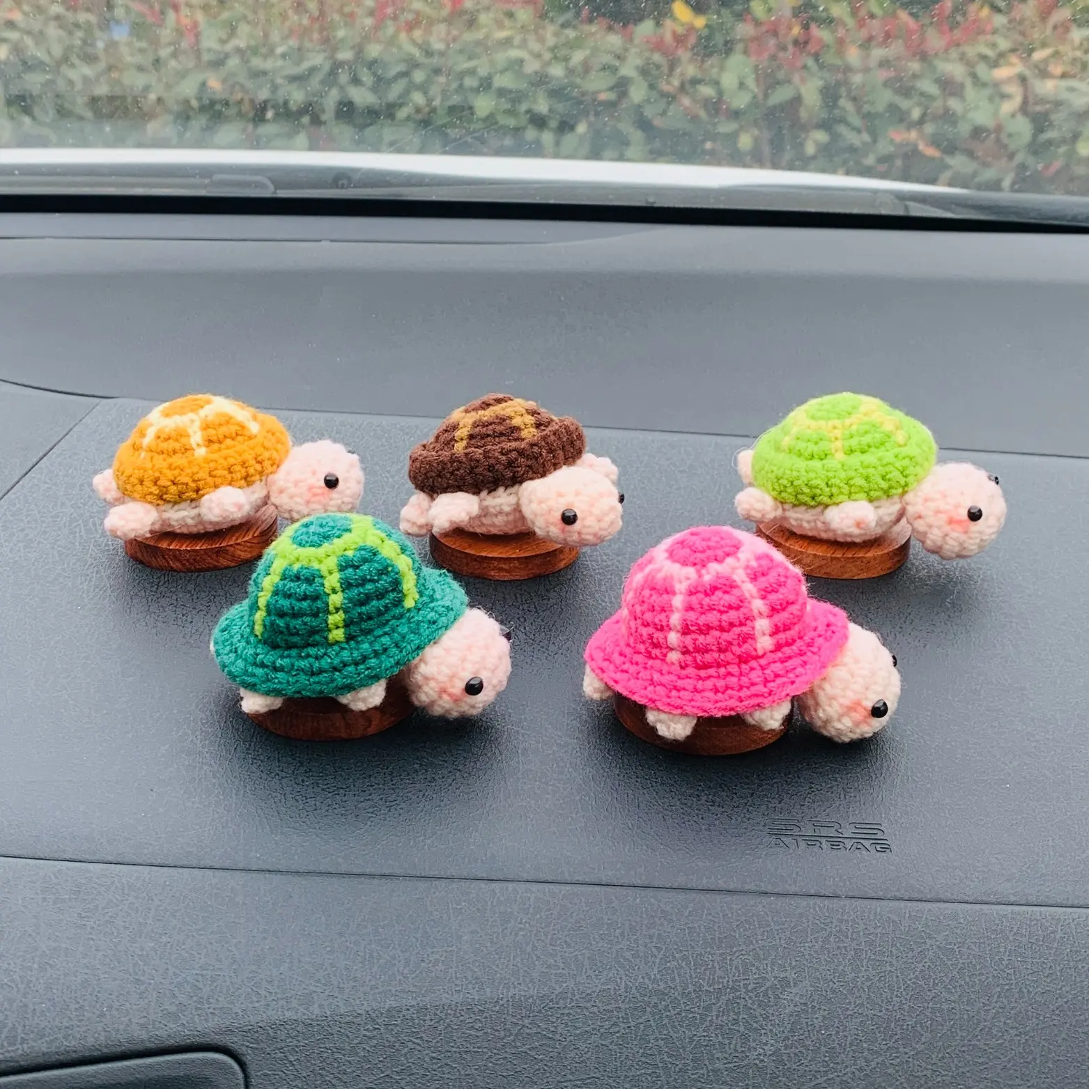 Handmade Crochet Fun Turtle Car Dashboard Ornament Interior Decoration, Car Desktop Decor, Wooden Decorative Accessory, Made in China, No Ca Prop 65 Warning, Car Trinkets, Car Accessories