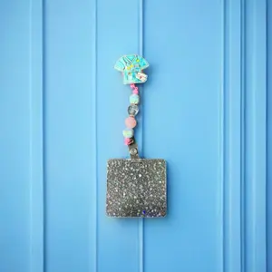 Live claims — Beaded badge reel and badge buddy