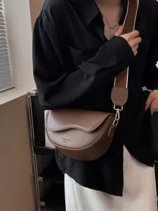 Small niche design, exquisite and practical texture, retro flip saddle bag, wide shoulder strap design, fashionable personality, simple and versatile shoulder bag, Casual Purse, Casual Crossbody, suitable for commuting, shopping, and gatherings