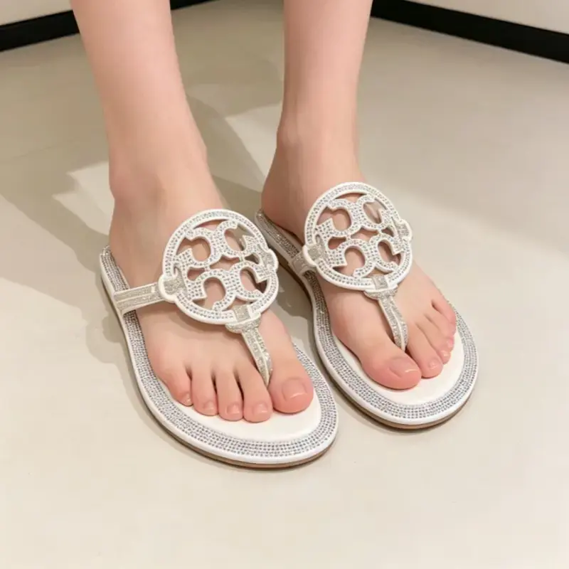 Women’s Crystal Rhinestone Thong Sandals, Trendy Cut-Out Flat Flip Flops, Lightweight Anti-Slip Sole Elegant Summer Footwear for Daily Wear & Beach Vacation