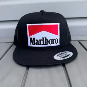 Vintage Marlboro White Flat Bill Hat, Premium Snapback Cap, Adjustable Trucker Hat, Classic Retro Casual Streetwear