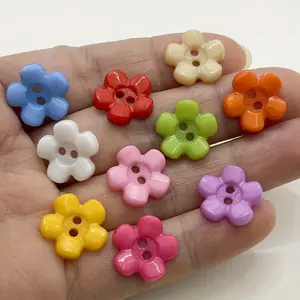 100pcs Colorful floral plastic buttons, shirt sweater buttons Cute buttons Clothing sewing accessories Pentagon flower plum buttons Colored buttons clothing decorative craft accessories