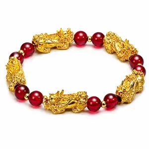 Lucky Feng Shui Pixiu Bracelet for Men & Women, Red Glass Bead Bracelet with Golden Pi Xiu, Wealth Attraction Prosperity Protection Jewelry, Adjustable Elastic Bracelet Gift for Good Fortune