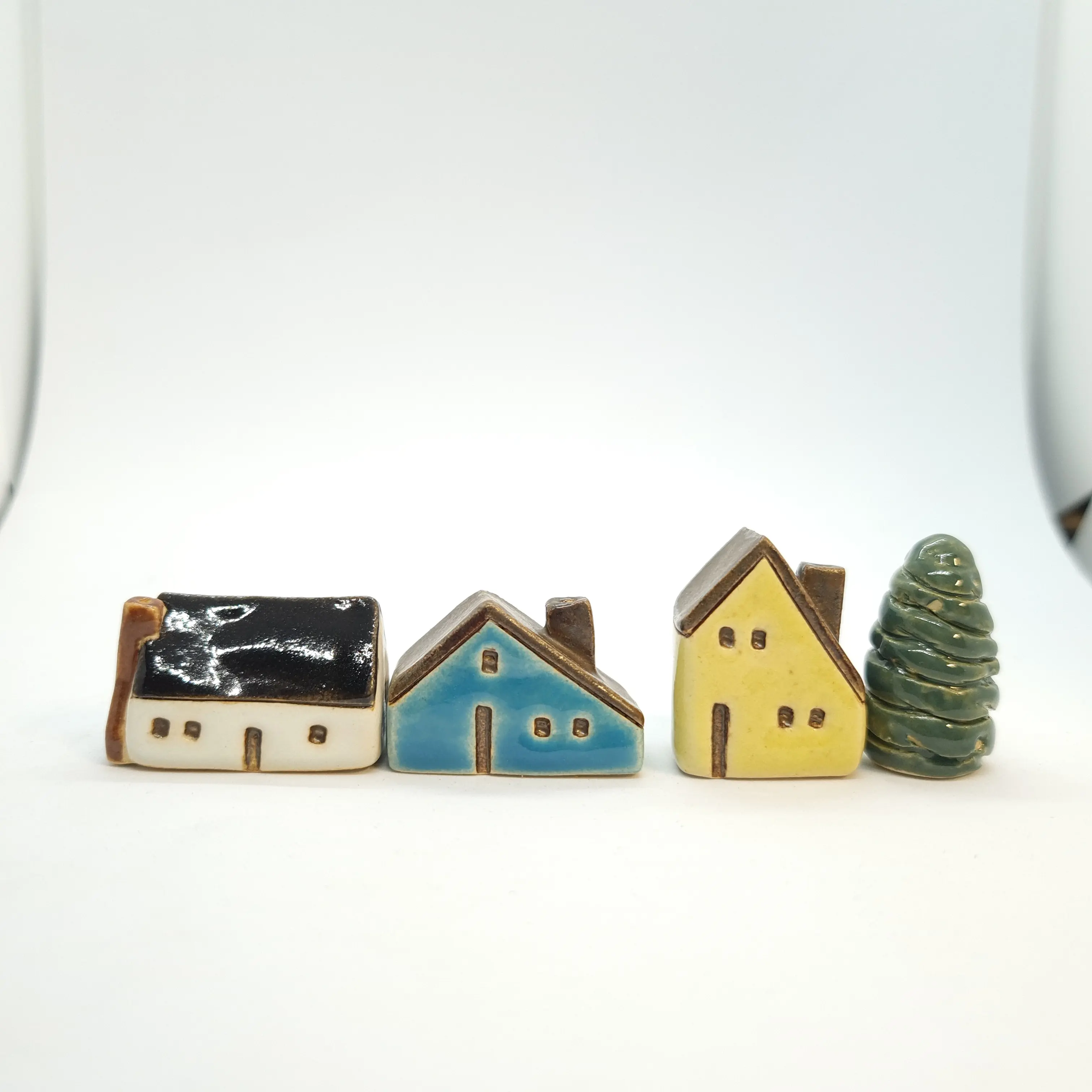 Colorful Handcrafted Ceramic Street House Set of 4 Unique Handmade Ceramic Decor for Home Collection ny HyLap