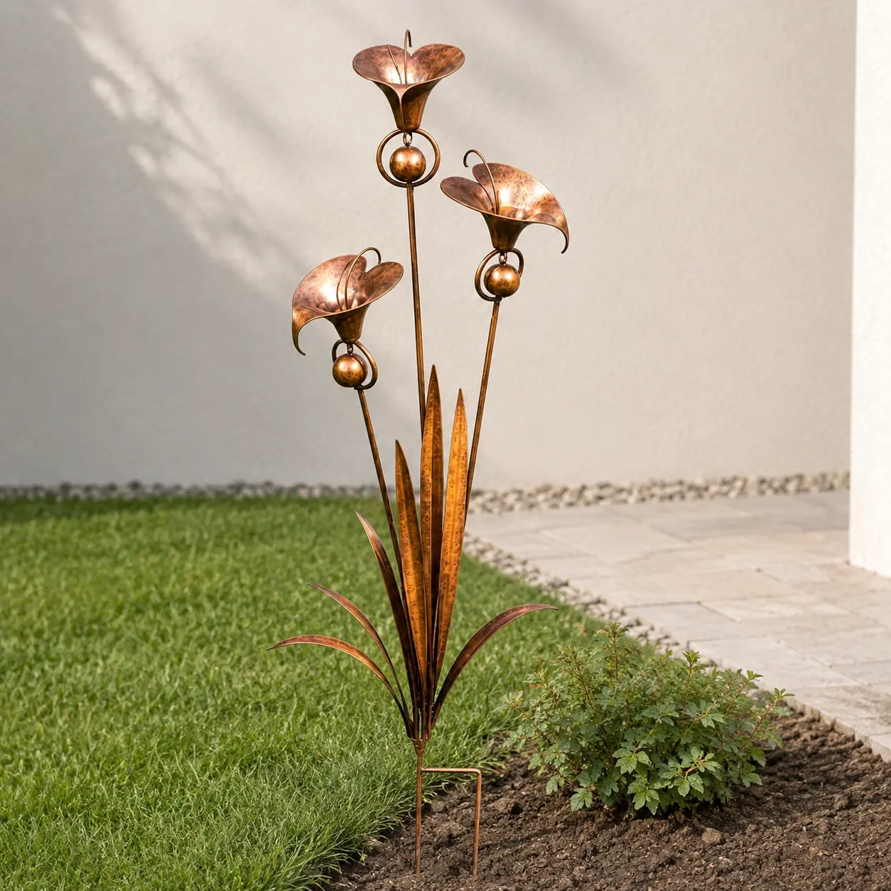 Copper Tone 3-Flower Garden Stake, Outdoor Art Decoration for Lawn, Flower Bed, Patio