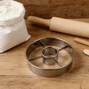 High-Quality Stainless Steel Donut Cutter Set, Professional Donut Mold for Homemade Donuts, Food-Grade Baking Tool for Breakfast, Desserts, Snacks