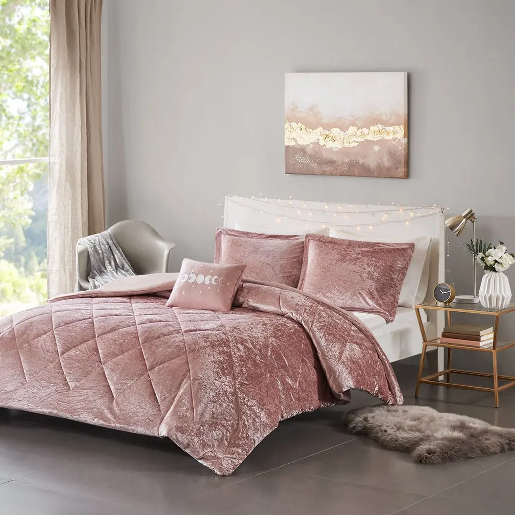 Intelligent Design ID12-1971 Youth Glam Blush Pink Velvet Quilted Diamonds 100% Polyester Crushed Duvet Cover Set - King-California King Size, Button Closure, Inside Corner Ties, Luxuriously Comfortable, Machine Washable, King Size Bed, Geometric