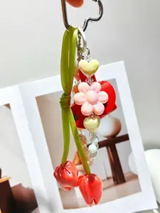 Tulip Flower Bag Charm Keychain with Heart & Flower Beads, Cute Mini Leather Pouch Pendant for Backpacks & Tote Bags, Aesthetic Spring Accessory for Women & Girls, Perfect for Daily Use & Gifting
