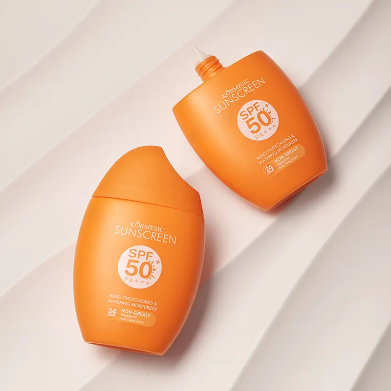 SPF 50 PA+++ Lightweight Sunscreen, Daily UV Protection, Prevent Sunburn & Tanning, Hydrating Non-Greasy Formula, No White Cast, Easy to Spread, Waterproof & Sweat Resistant