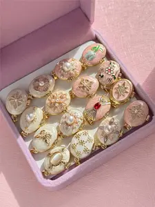 Enamel Romantic Pink White Pearl Flower Oval Photo Frame Pendant Necklace, Vintage Memorial Jewelry, Suitable for Mom, Friends, Her, Birthday Commemorative Gift (Without Jewelry Box) womens gifts