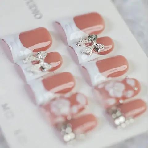 10pcs Y2K Style Red & White French Handmade Press on Fake Nails, Decorative Nails, Nail Design, 3D Floral Carved Duck Mouth Shaped Manicure, Silver Butterfly Decor & Rhinestone Embellished, Suitable For Everyday & Party Wear, Gift For Women & Girls