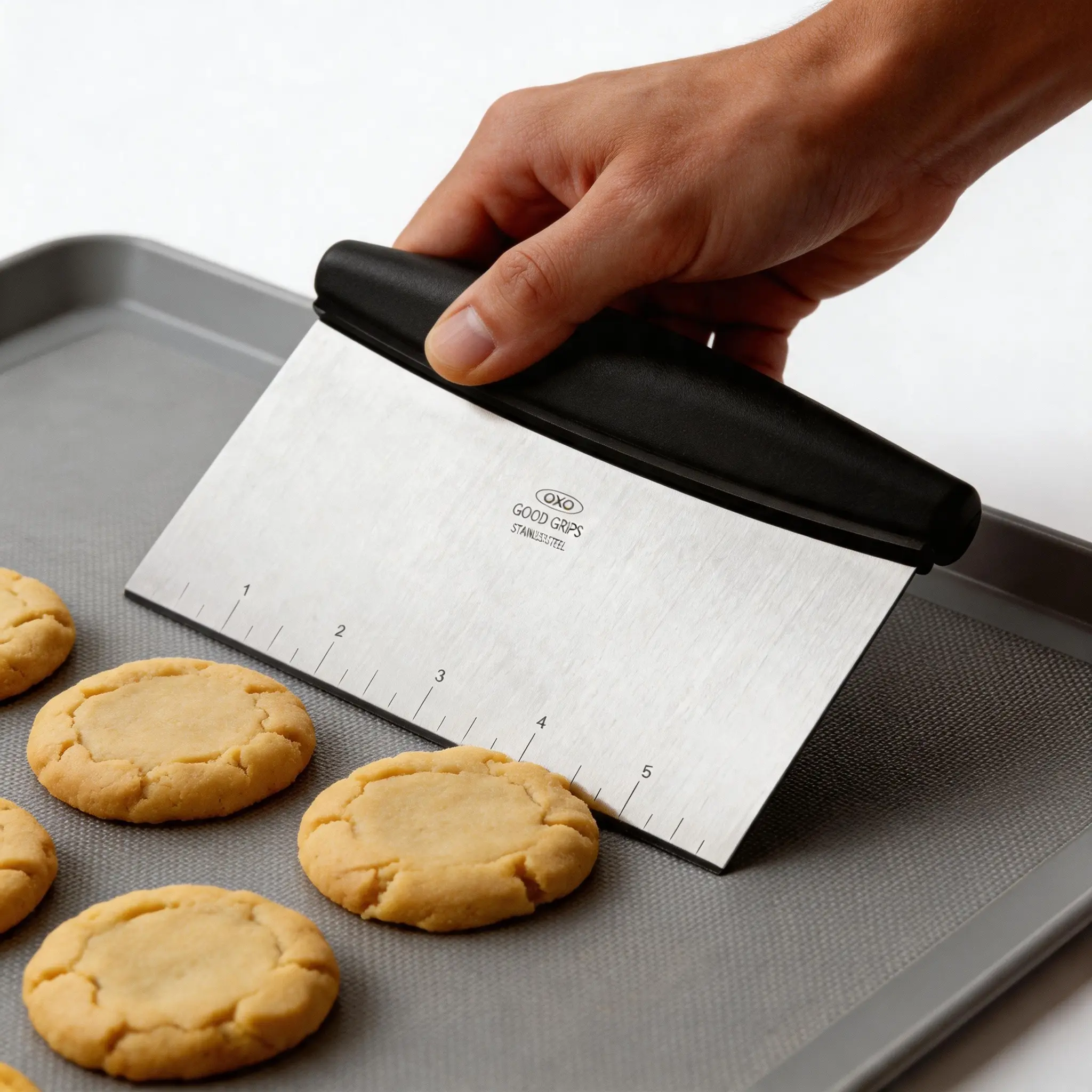 Ergonomic Non-Slip Handle Pastry Scraper, Easy Rinse Durable Stainless Steel Baking Tool