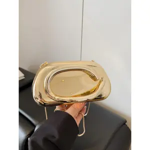 Elegant Women's Chain Strap Evening Bag, Fashionable Clutch Purse for Parties & Events, Stylish Handbag Accessory for Special Occasions