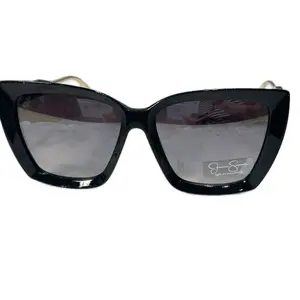 Jessica Simpson Black Square Sunglasses with Gold Design - Classic Style for Everyday Wear