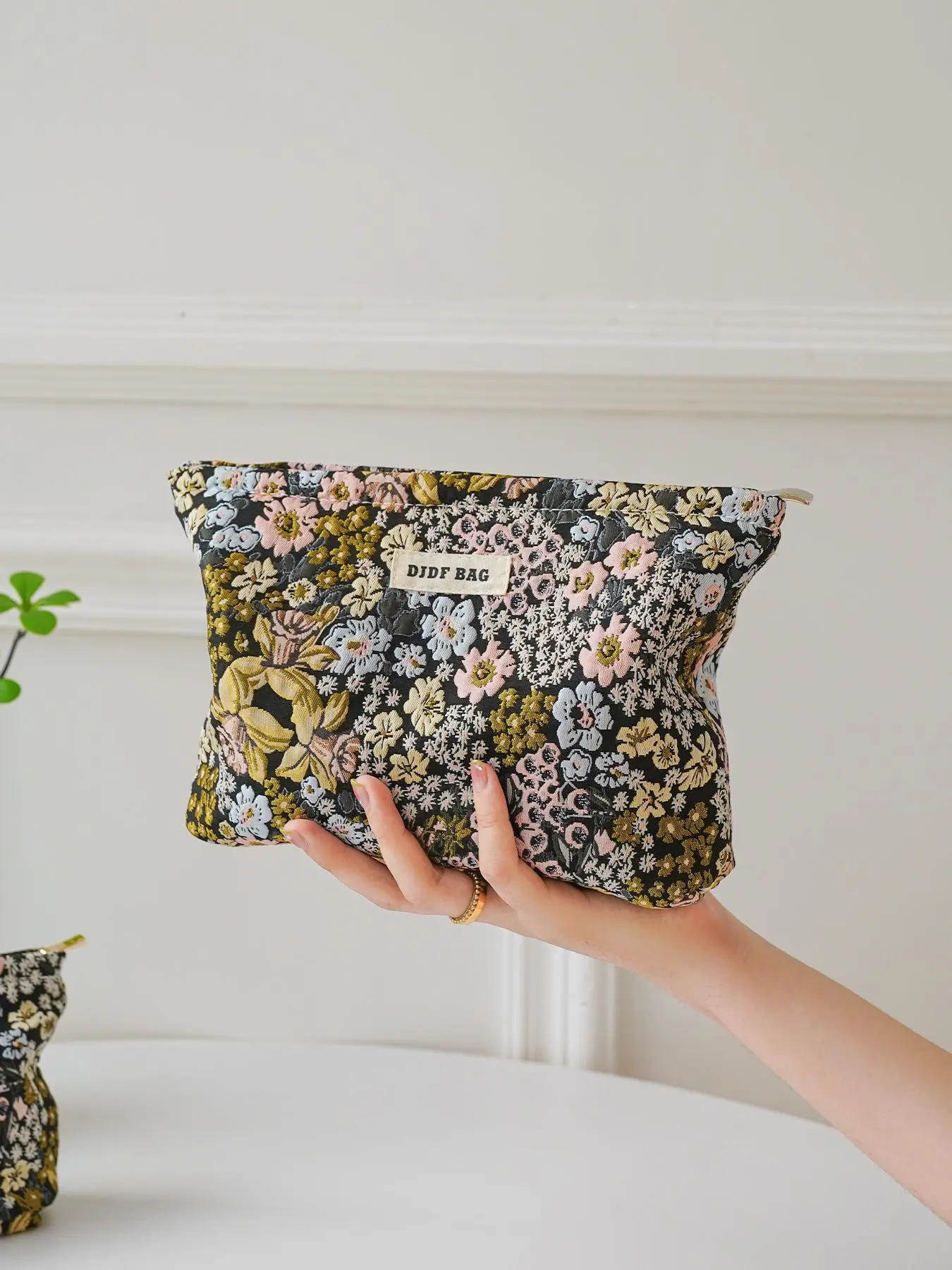 2024 New Style Sunflower Pattern Makeup Bag, Large Capacity Cosmetic Storage Bag, Portable Travel Toiletry Bag, Zipper Makeup Organizer Pouch, Toiletries Travel Bag