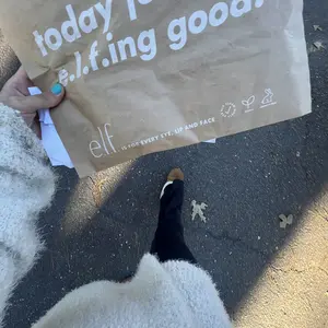 Product Review of Glow Reviver Lip Oil from 🦕**n