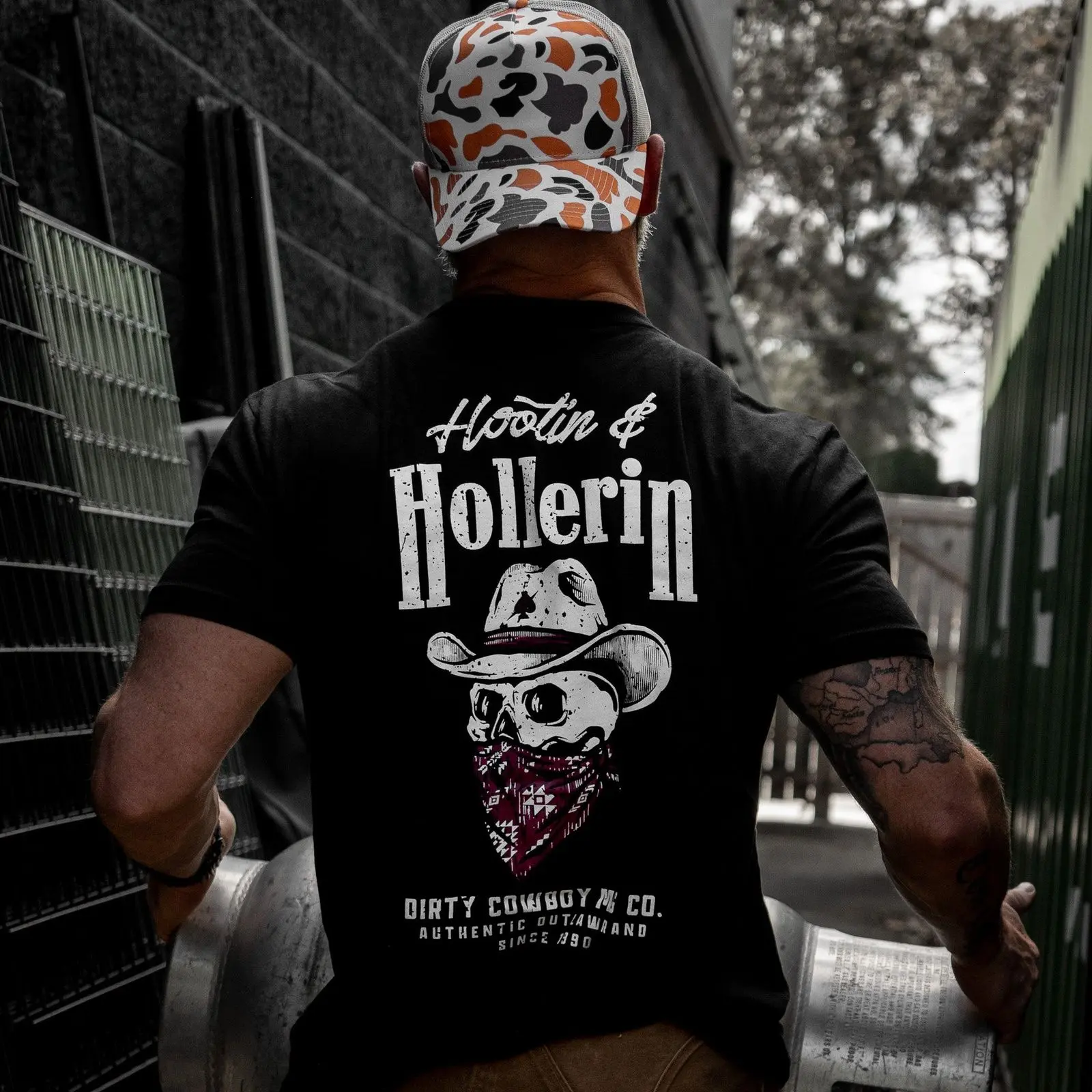 Men's Soft Cotton-Poly Blend Short-Sleeve Athletic Fit Tshirt - Round Neck, Tailored Chest, Hootin' And Hollern' Cowboy Skull Menswear, Father's Day Gift Tee, Shortsleeve, Heavy-Duty Fabric, Broken-In