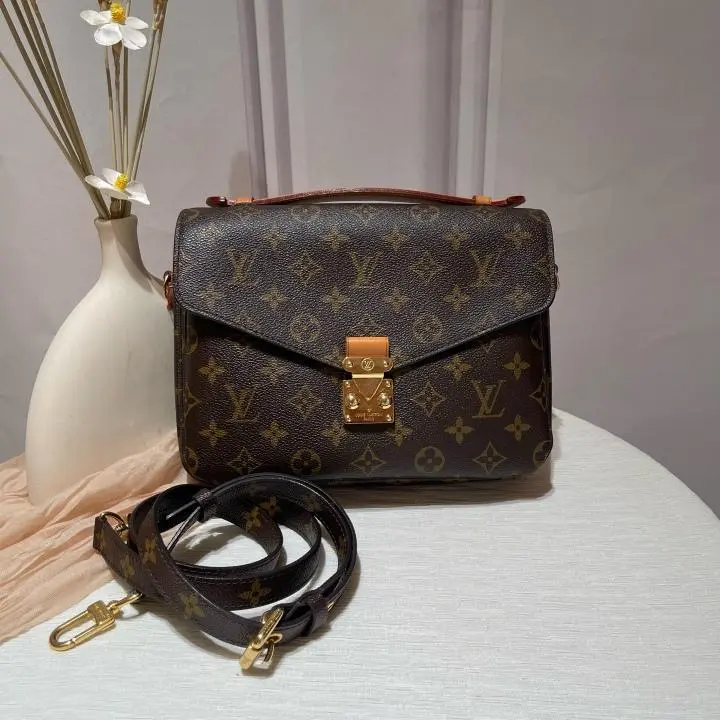 Pre-owned Louis Vuitton Pochette Métis MM in Monogram Canvas M44875 24290948