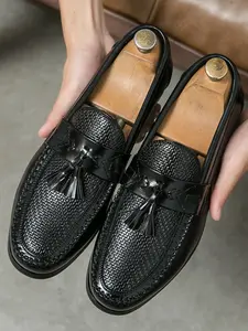 Men's British Style Block Heel Closed Leather Shoes, Classic Pointed Toe, Large Size Slip-On Fringe Loafers, Versatile Trendy Footwear for Business Shows Nightclubs