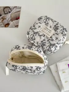 Girls' 2025 new small item storage mini black and white floral aunt's towel bag, student portable checkered bag, essential travel cosmetic bag, cosmetic organizer bag, Handheld Cosmetic Pouch, Makeup Pouch, Travel Accessory, Travel Beauty Bag