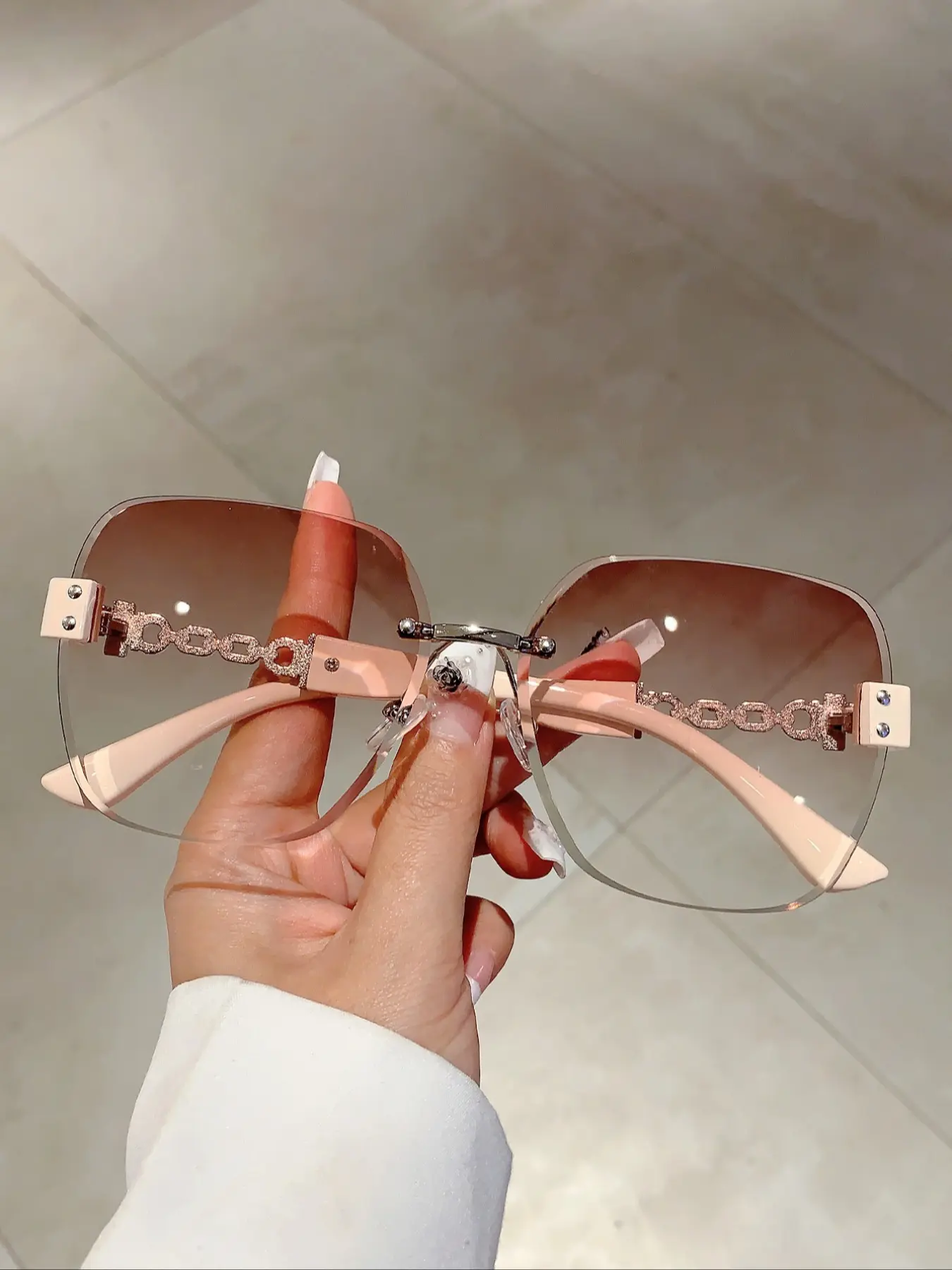 New Women's Frameless Fashion Glasses with Gradient Lenses, Cool Glasses, Stylish Chain Decorative Eyeglass Frames, Trendy Optical Accessories