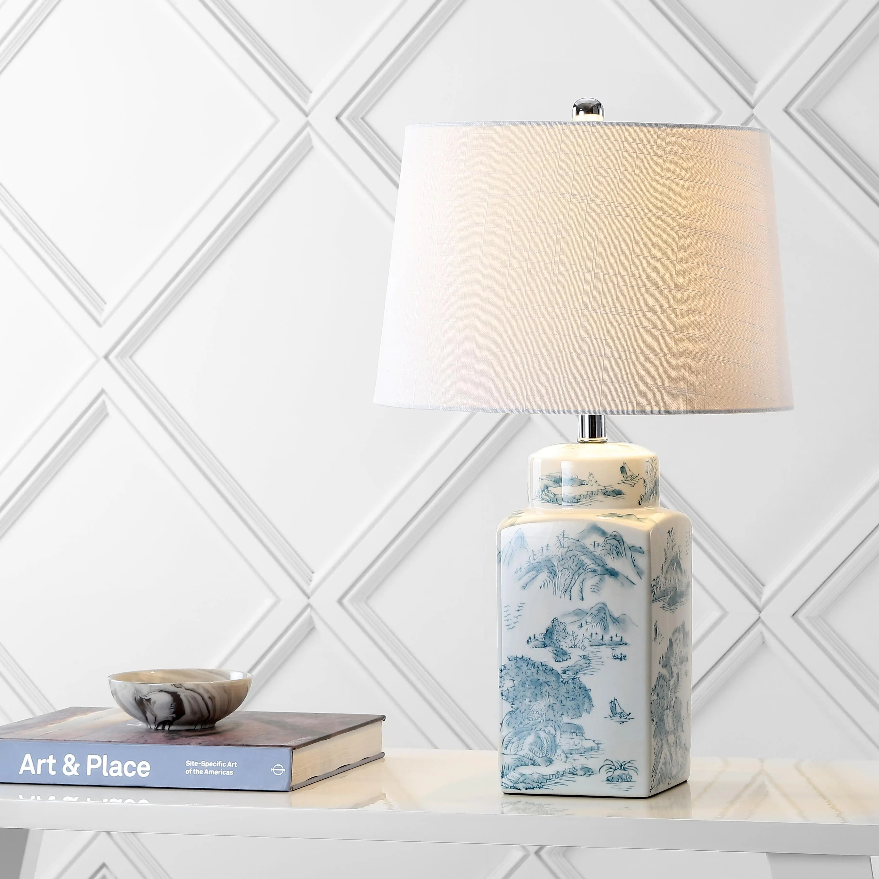 JONATHAN Y Audrey 24.5" Chinoiserie Square Ceramic Table Lamp, Blue/White | Traditional Mountain Toile Ginger Jar Pattern, Linen Drum Shade, Chrome Metal Accents, LED Bulb Included, Elegant Lighting, Cotton